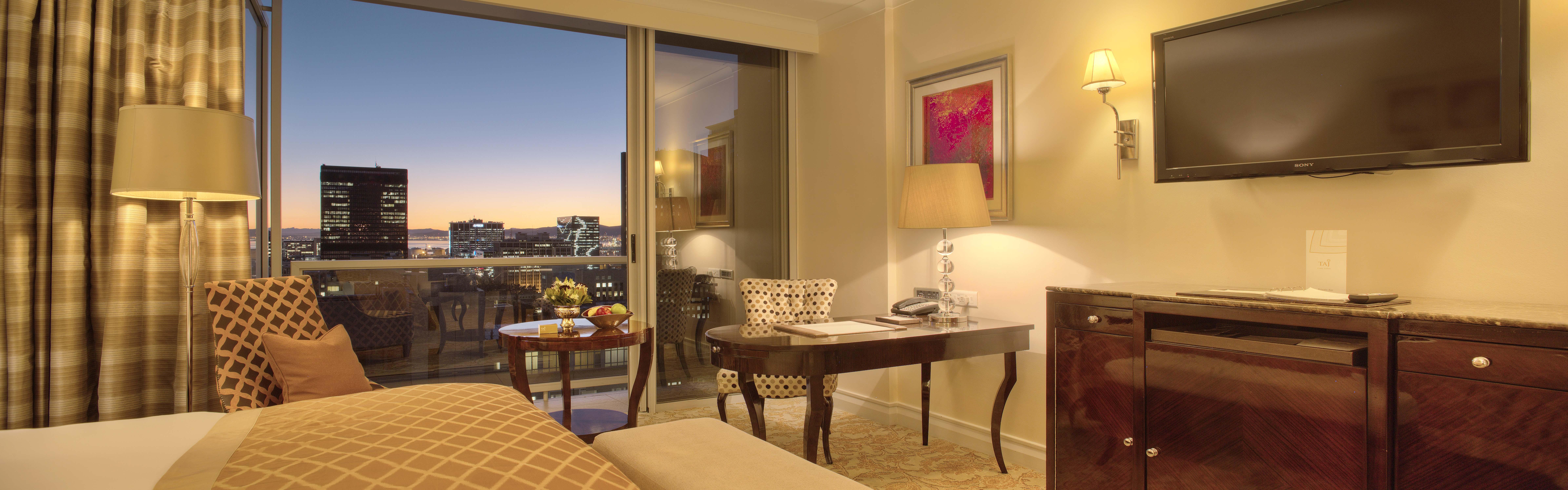 Taj Cape Town Hotel ภายนอก รูปภาพ A room at the Four Seasons Hotel, Sydney