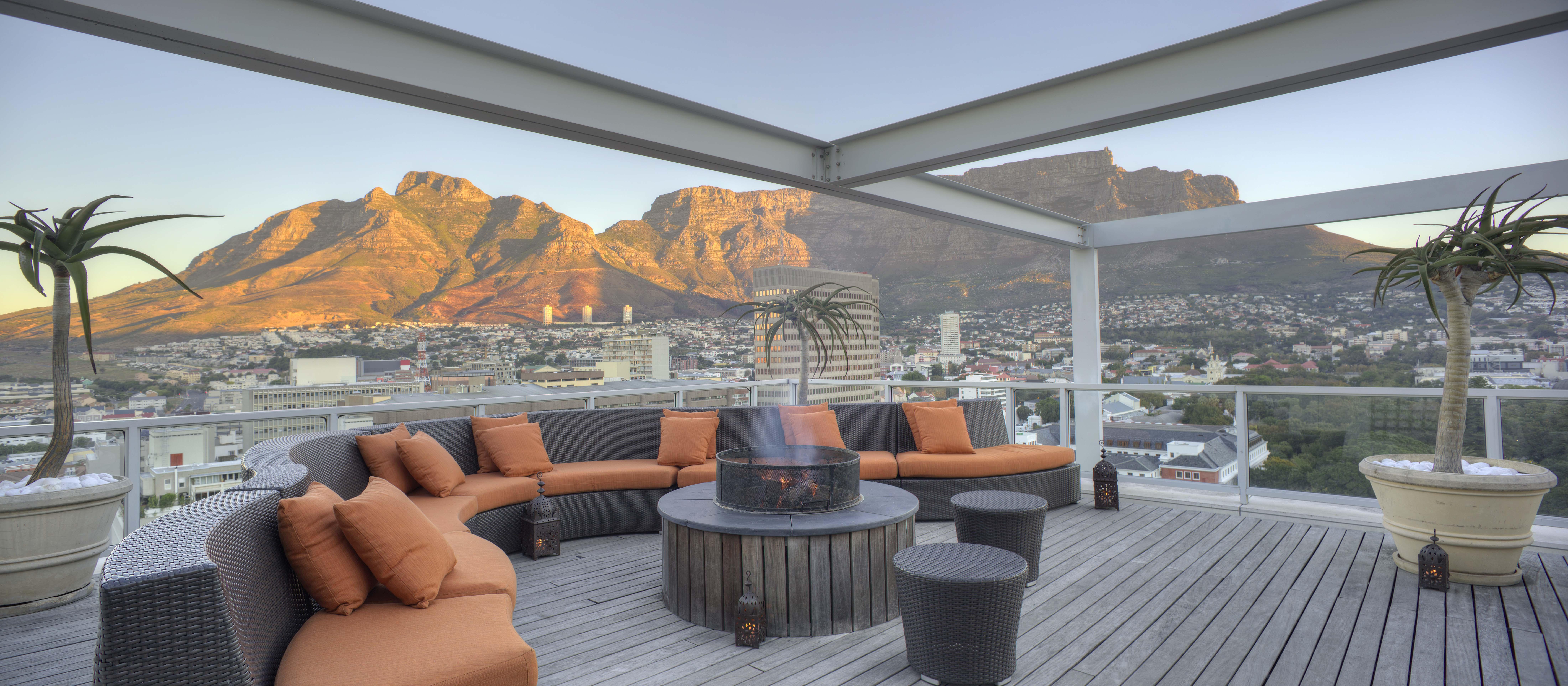 Taj Cape Town Hotel ภายนอก รูปภาพ The Cape Town Sky Bar