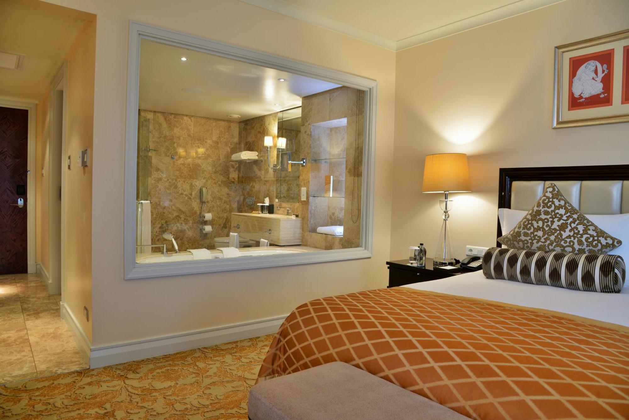 Taj Cape Town Hotel ภายนอก รูปภาพ A room at the InterContinental London