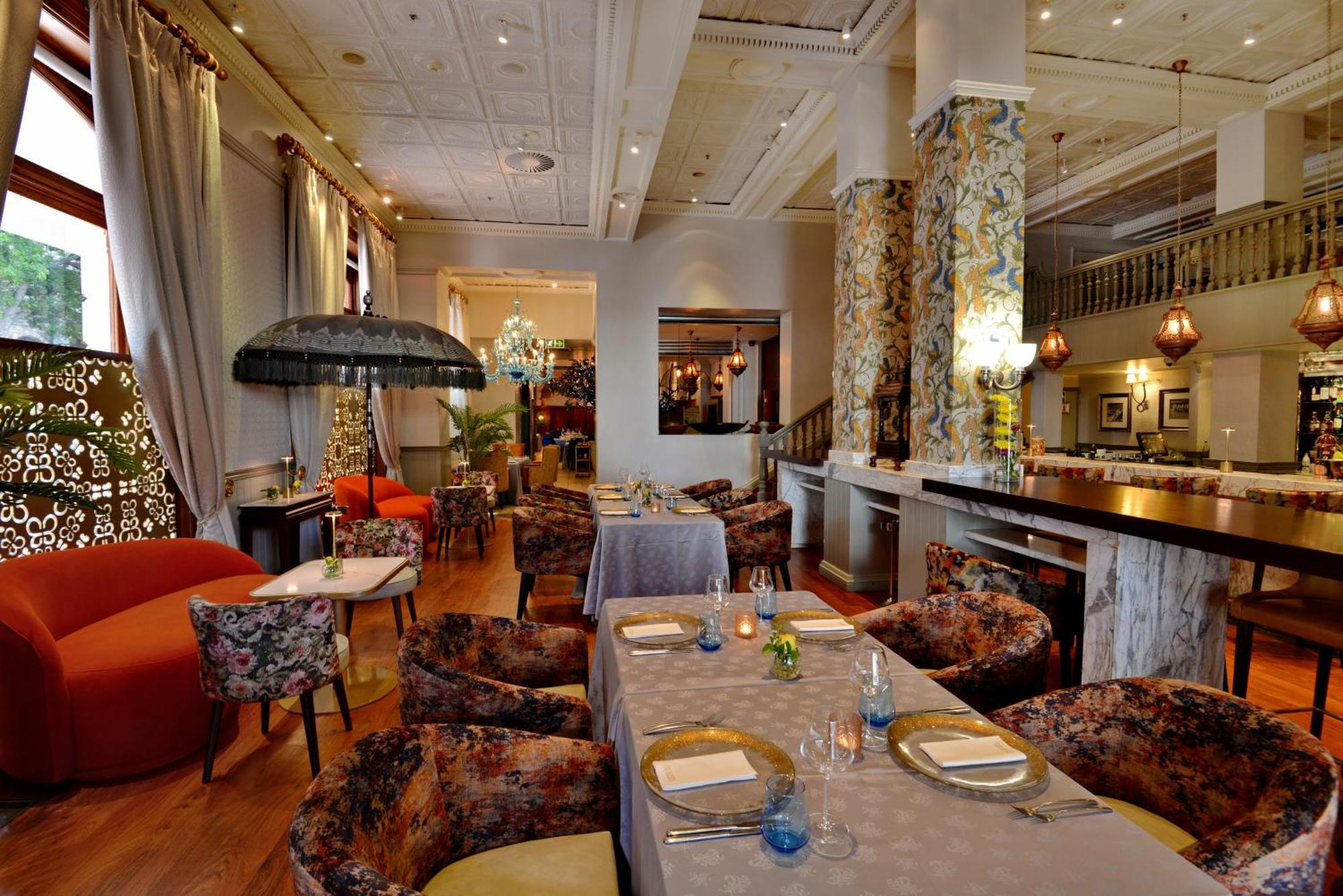 Taj Cape Town Hotel ภายนอก รูปภาพ The interior of the restaurant