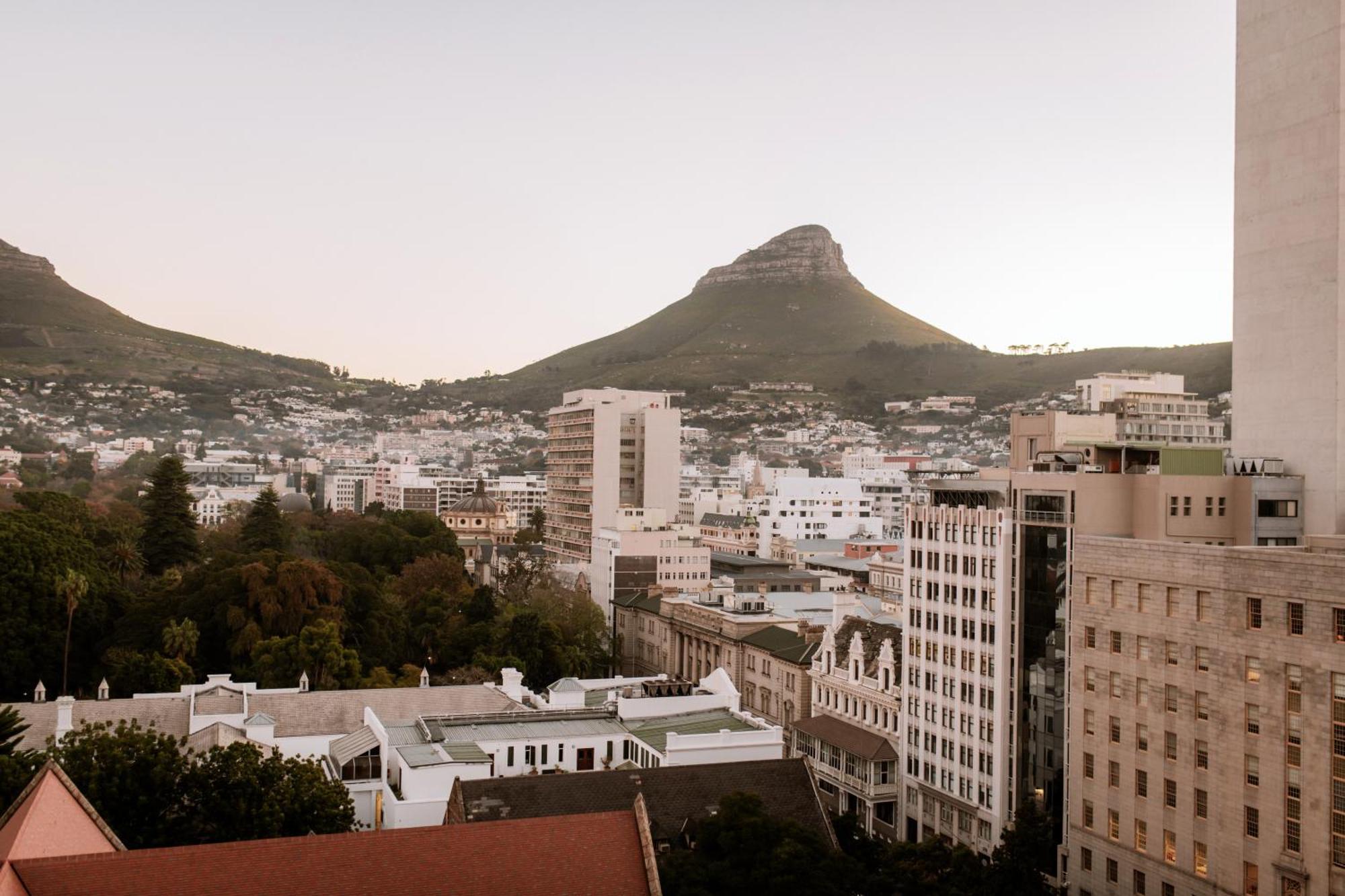 Taj Cape Town Hotel ภายนอก รูปภาพ Lion's Head